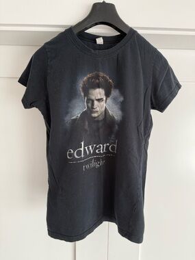 Tultex Black 2008 Edward Cullen shirt
